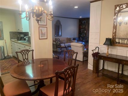 1323 Queens Road 212 sold home in Charlotte House, Charlotte, NC