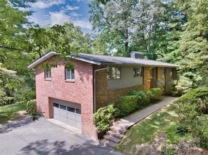 2 Robin Lane sold home in Echo Lake, Hendersonville, NC