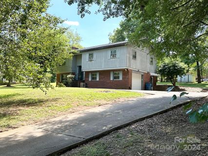 2503 Sweetbriar Circle sold home in Cloverdale, Lenoir, NC