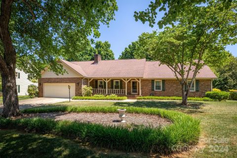 40 35th Avenue sold home in Pitts Park, Hickory, NC