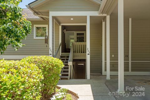 203 Golfside Drive