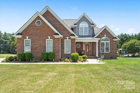 2004 Lee Ellen Court sold home in Creekwalk, Stanley, NC