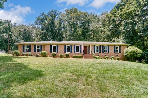 4305 Brookwood Road sold home in Carol Ann Woods, Charlotte, NC
