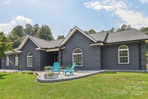 110 Silver Pine Drive sold home in Laurel Park, Hendersonville, NC