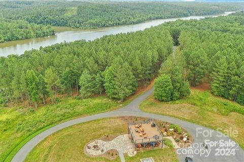 274 Table Rock Trace 172 sold home in Lake Rhodhiss Estates, Morganton, NC