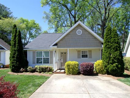 6007 Crape Myrtle Lane sold home in Oakdale Place, Charlotte, NC