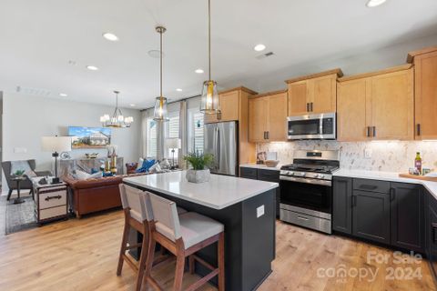 Previously sold for $435,939