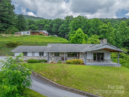 375 Little Mountain Road sold home in Little Mountain, Waynesville, NC