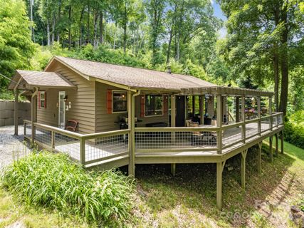 79 Chipmunk Lane sold home in Upper Woodlands, Maggie Valley, NC