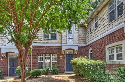3074 Uxbridge Woods Court
