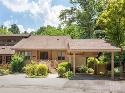 1106 Red Oak Drive