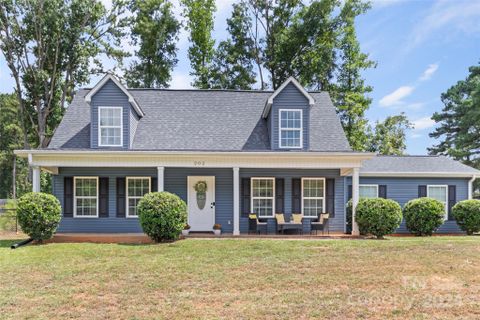 202 Olde Coach Lane sold home in Cherry Winds, Crouse, NC