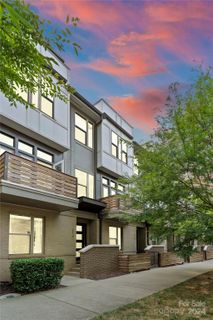 215 Doggett Street sold home in Helix Southend, Charlotte, NC