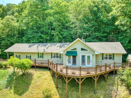334 Rock House Cove Road sold home in Rock House Cove, Clyde, NC