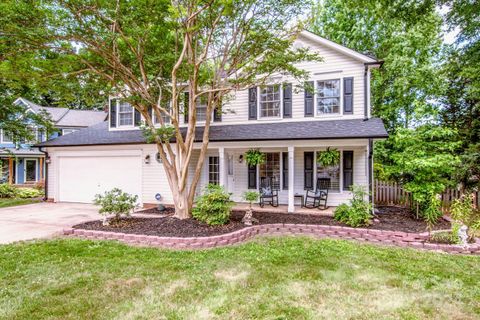 157 Round Keep Lane sold home in Windsor Woods, Mooresville, NC
