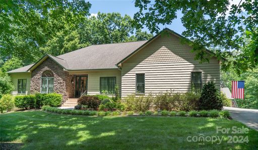 1712 Songbird Court sold home in Oak Forest, Lenoir, NC