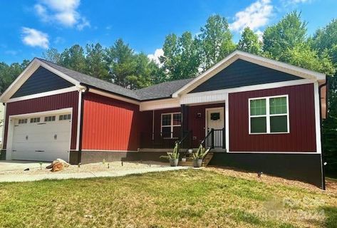 5207 Hurricane Hill Road sold home in Grace Harbour, Granite Falls, NC
