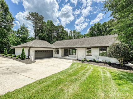 3525 Windbluff Drive