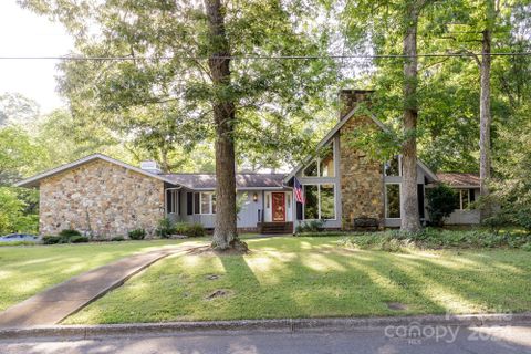658 9th Street