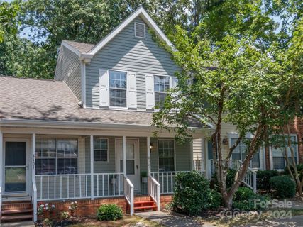 8103 Circle Tree Lane sold home in Crestview I, Charlotte, NC
