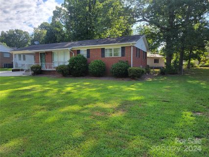 421 Kingfield Drive sold home in Kingfield, Concord, NC