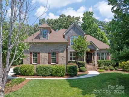 327 Montmorenci Crossing