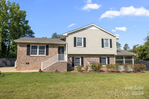 3153 Hilton Road
