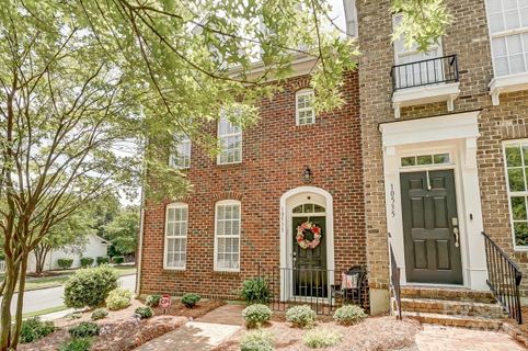 10531 Rocky Ford Club Road sold home in Eastfield Village, Charlotte, NC