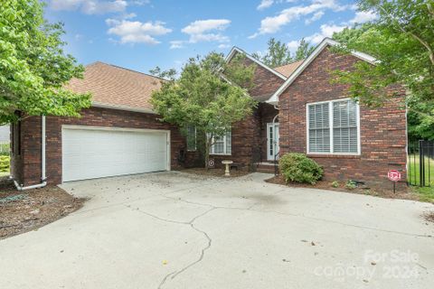 1132 Setter Lane sold home in Hunters Pointe, Concord, NC