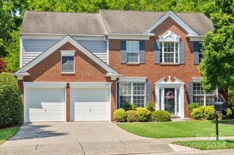 8527 Dennington Grove Lane
