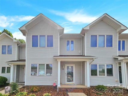 3286 White Oak Court sold home in White Oak Manor, Claremont, NC