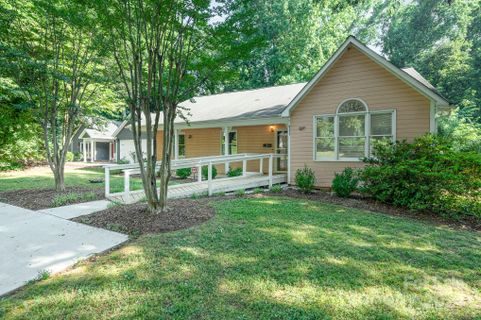 4111 Darwin Circle