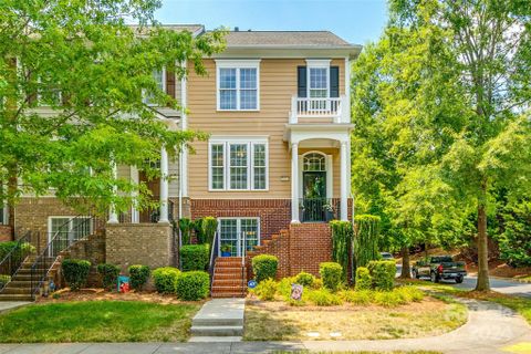 1052 Drayton Court