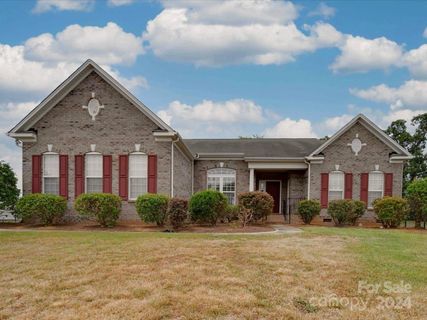 1004 Spanish Moss Road