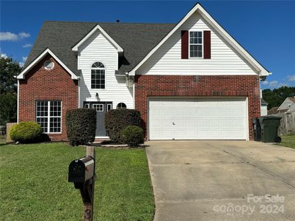 3935 Longwood Drive