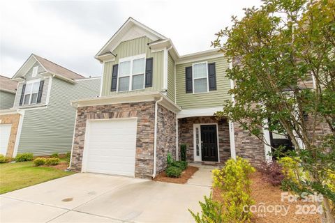 825 Canoe Song Road