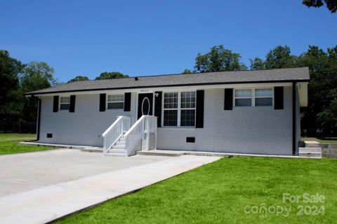 4230 Northaven Drive sold home in Sugar Creek, Charlotte, NC