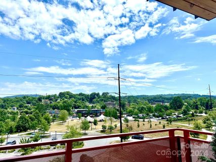 68 Craven Street 404 sold home in The Landings, Asheville, NC
