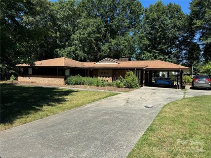 7101 Essington Drive sold home in Crown Colony, Charlotte, NC