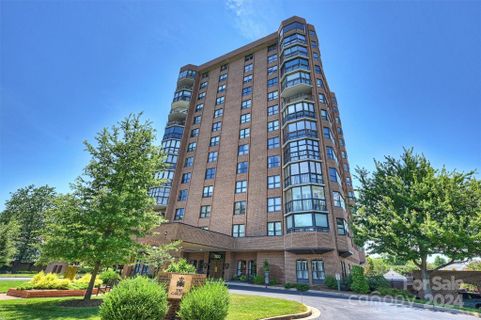 1530 Queens Road 901