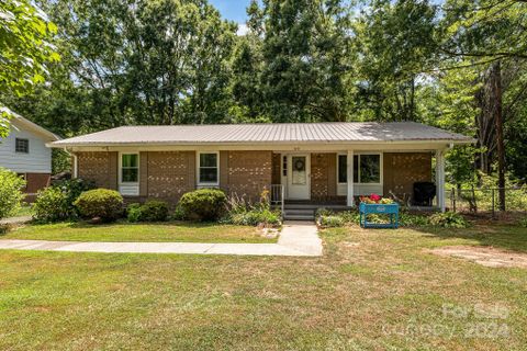 1640 W Colonial Drive