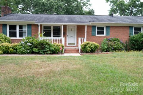 205 Crestview Drive
