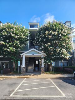 700 Vista Lake Drive 101