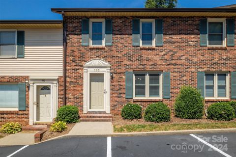 1330 5th Street 113 sold home in Tara Woods, Hickory, NC