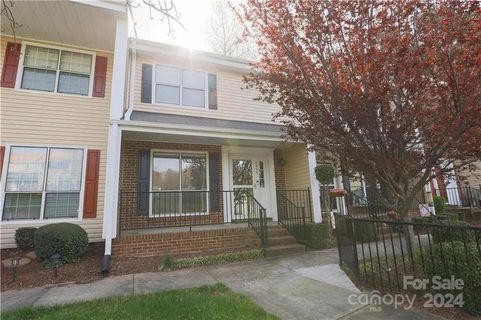 1004 Surry Lane sold home in Ferrington Place, Gastonia, NC