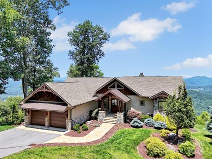 221 Olympia Lane sold home in Smoky Mountain Sanctuary, Waynesville, NC