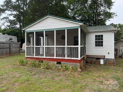 105 Elm Court