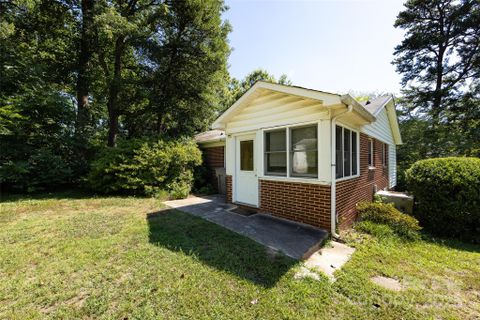 2001 Mcdonald Drive active home in Sunset Park, Charlotte, NC