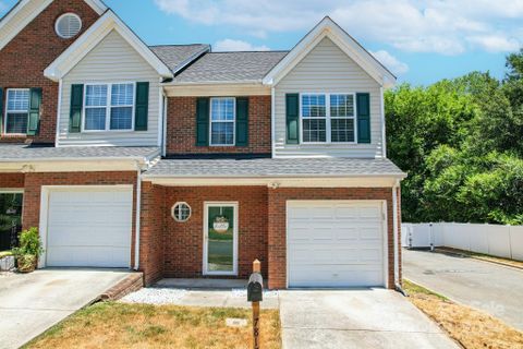 7817 Lennoxshire Lane sold home in Lennox Square, Charlotte, NC