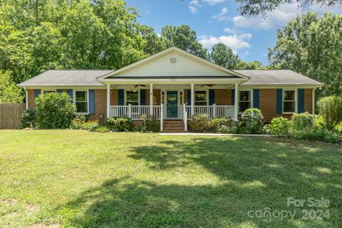 4500 Creemore Drive sold home in Rolling Acres, Charlotte, NC